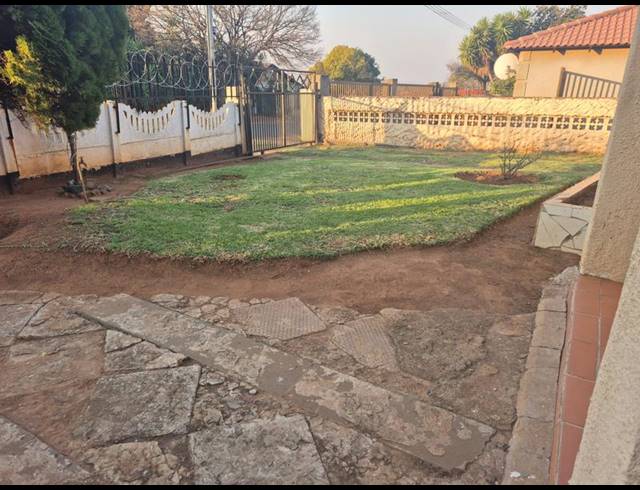 3 BEDROOM HOUSE FOR SALE IN ENNERDALE EXT 1